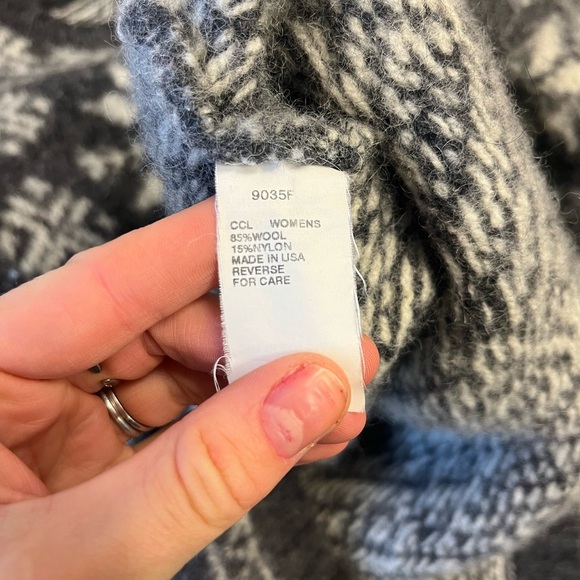 Vintage Woolrich Fair Isle Sweater, Size M - Picture 5 of 10